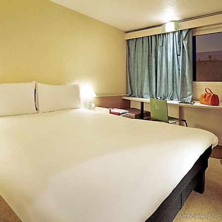 Ibis Lyon L'Isle D'Abeau Hotell Eksteriør bilde
