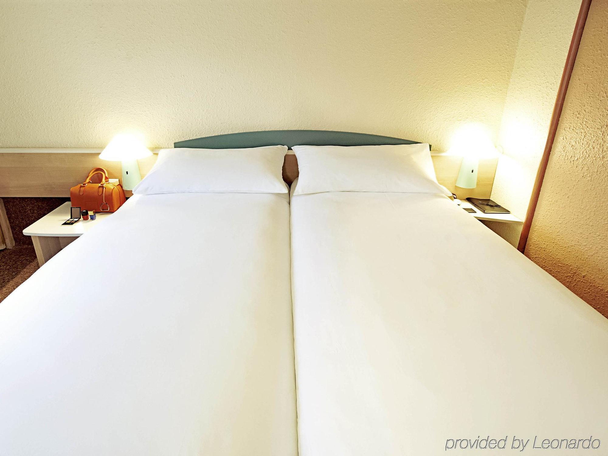 Ibis Lyon L'Isle D'Abeau Hotell Eksteriør bilde