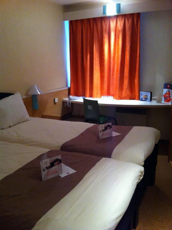Ibis Lyon L'Isle D'Abeau Hotell Eksteriør bilde